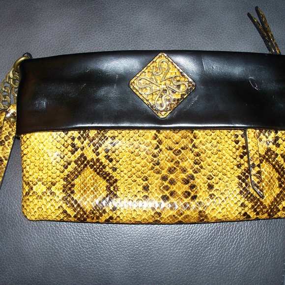 Simply Vera Vera Wang Handbags - Simply Vera Wang wristlet